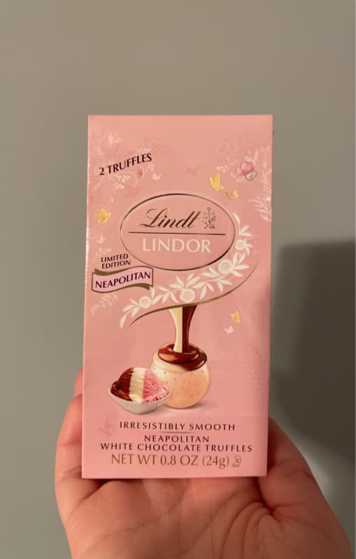 Lindt Lindor Limited Edition Neapolitan White Chocolate Truffles