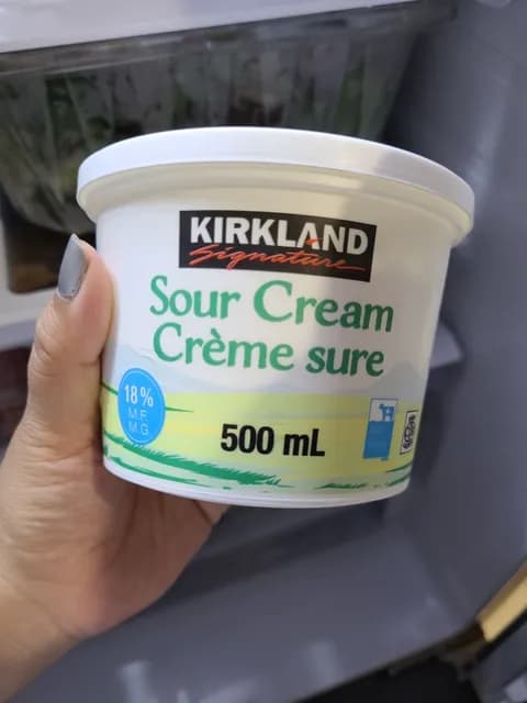 Kirkland Signature Sour Cream 18%M.F. M
