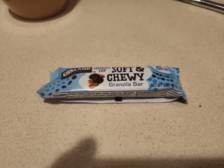 Kirkland Signature Soft & Chewy Chocolate Chip Granola Bar
