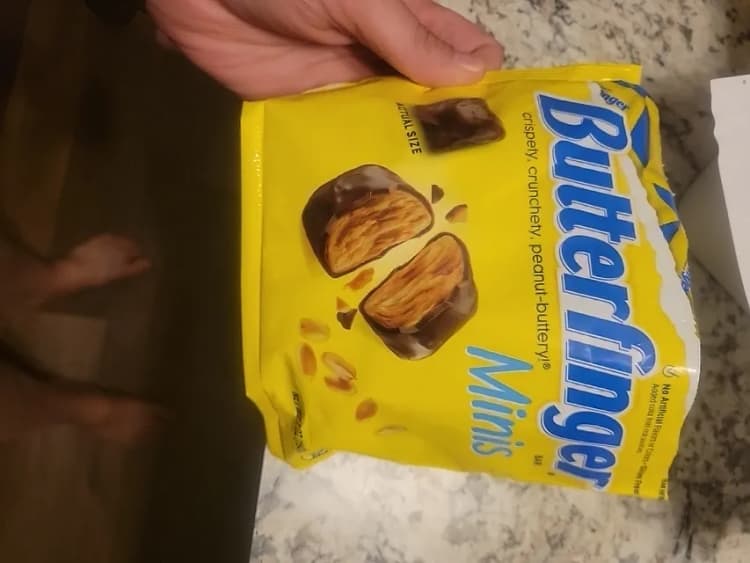 Butterfinger Crispety, Crunchety, Peanut-Buttery! Bar Minis