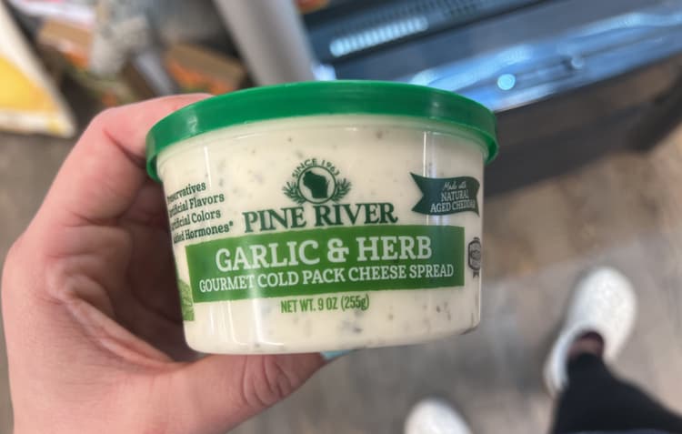 Pine River Garlic & Herb Gourmet Cold Pack Cheese Spread