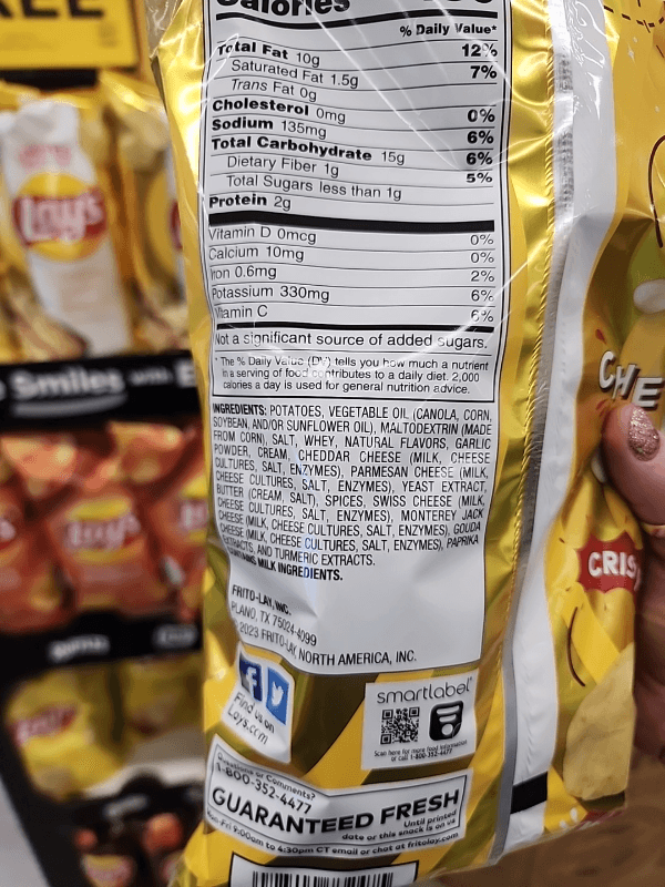 Lay'S Limited Time Flavor Cheesy Garlic Bread Potato Chips