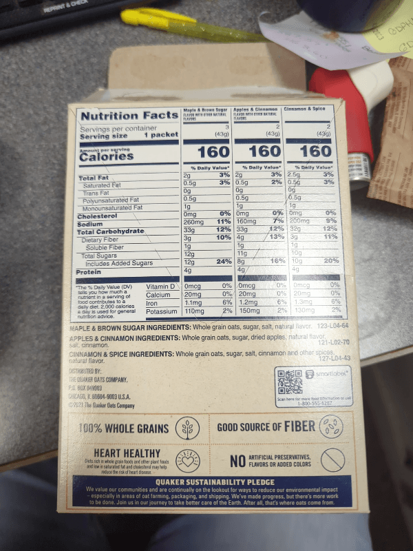 Quaker Instant Oatmeal Flavor Variety: Maple & Brown Sugar, Apples & Cinnamon, Cinnamon & Spice