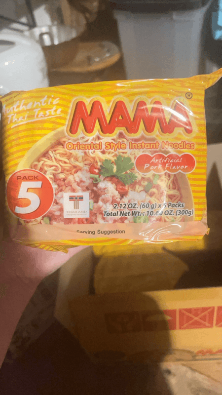 Mama Artificial Pork Flavor Oriental Style Instant Noodles