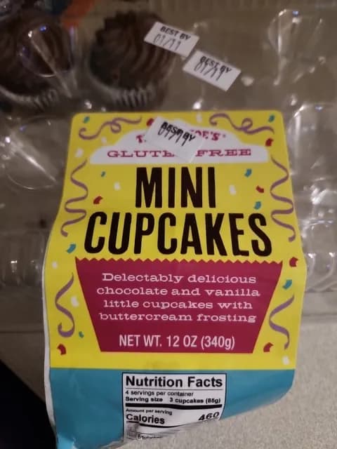 Trader Joe'S Gluten Free Mini Cupcakes Chocolate And Vanilla Cupcakes With Buttercream Frosting