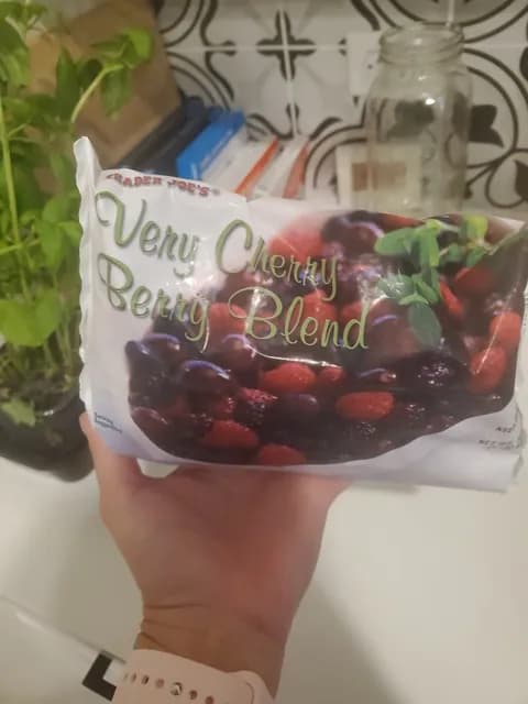 Trader Joe'S Very Cherry Berry Blend