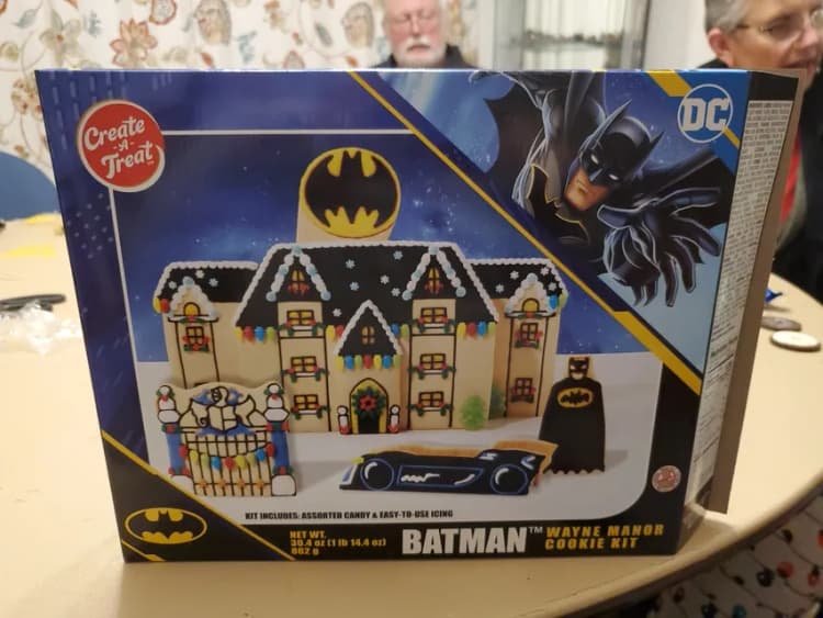 Create A Treat Wayne Manor Cookie Kit