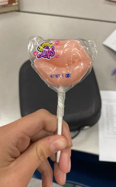 Yummy Lips Bubble Gum Lollipop