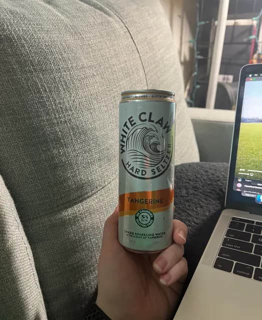 White Claw Tangerine Hard Seltzer