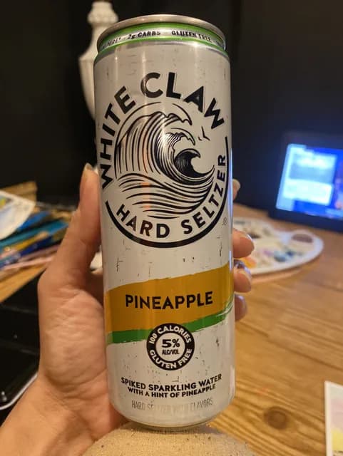 White Claw Pineapple Hard Seltzer