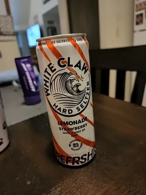 White Claw Hard Seltzer Refrshr Lemonade Strawberry With A Hint Of Kiwi