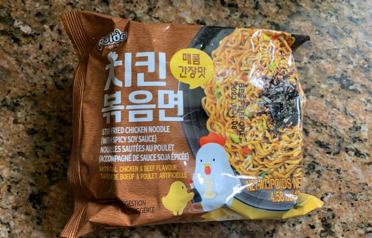 Paldo Stir-Fried Chicken Noodle Artificial Chicken & Beef Flavor With Spicy Soy Sauce