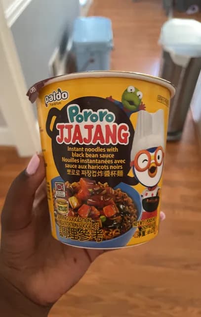 Pororo Jjiajang Instant Noodles With Black Bean Sauce