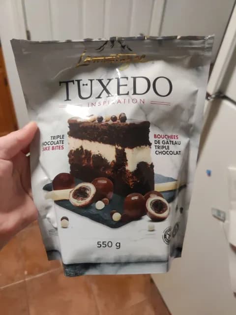 Lamontagne Tuxedo Inspiration Triple Chocolate Cake Bites