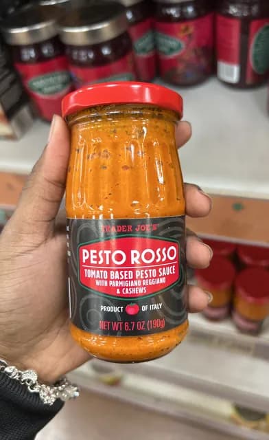 Trader Joe's Pesto Rosso With Parmigiano Reggiano & Cashews
