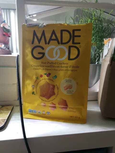 Madegood Star Puffed Crackers Cheddar Flavor