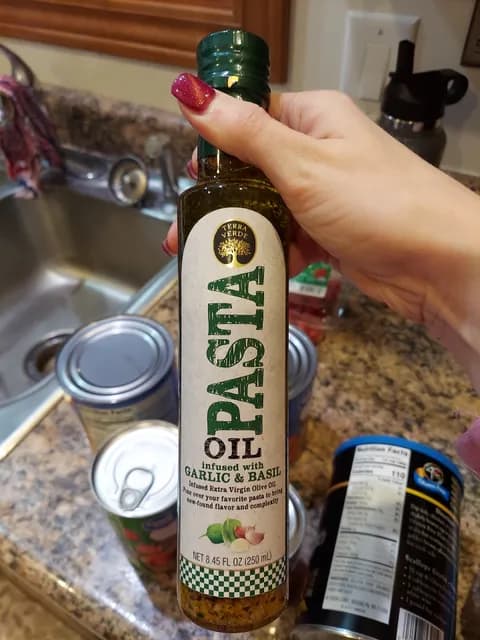 Terra Verde Pasta Oil Infused With Garlic & Basil