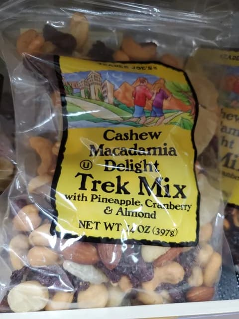 Trader Joe'S Cashew Macadamia Delight Trek Mix With Pineapple, Cranberry & Almond