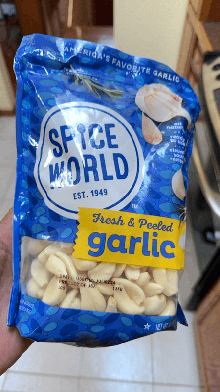 Spice World Fresh & Peeled Garlic