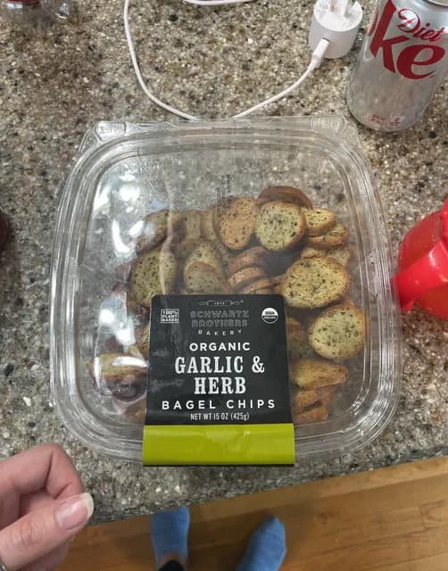 Schwartz Brothers Bakery Organic Garlic & Herb Bagel Chips