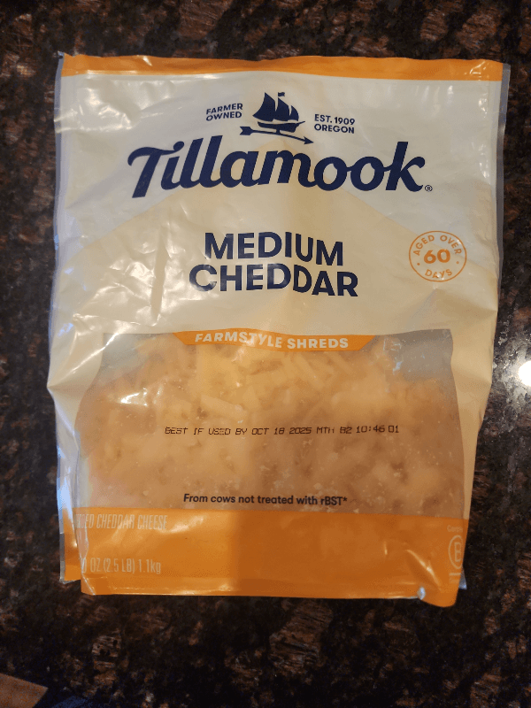 Tillamook Medium Cheddar Farmstyle Thick Cut Shredded Cheese