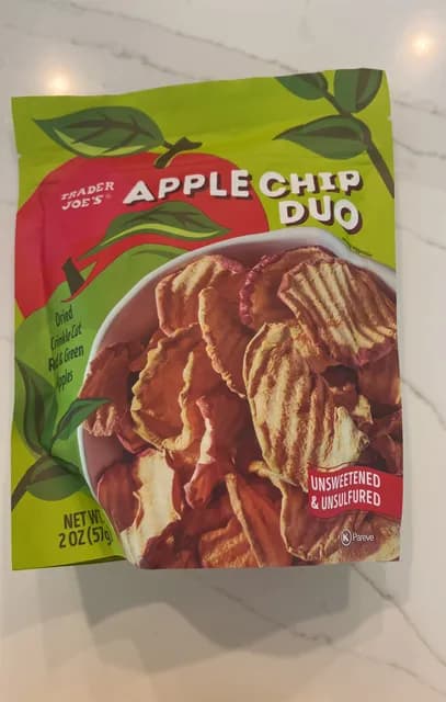 Trader Joe'S Apple Chip Duo Dried Crinkle Cut Red & Green Apples Unsweetened & Unsulfured