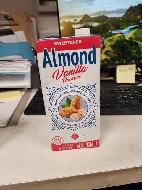 Diversified Foods Sweetened Almond Vanilla Flavored Almondmilk