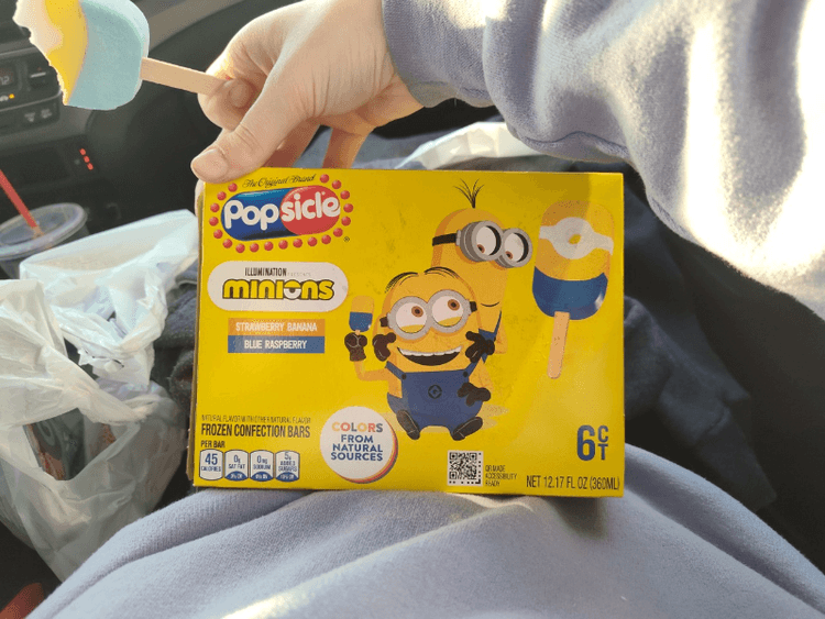 Popsicle Illumination Minions Strawberry Banana / Blue Raspberry