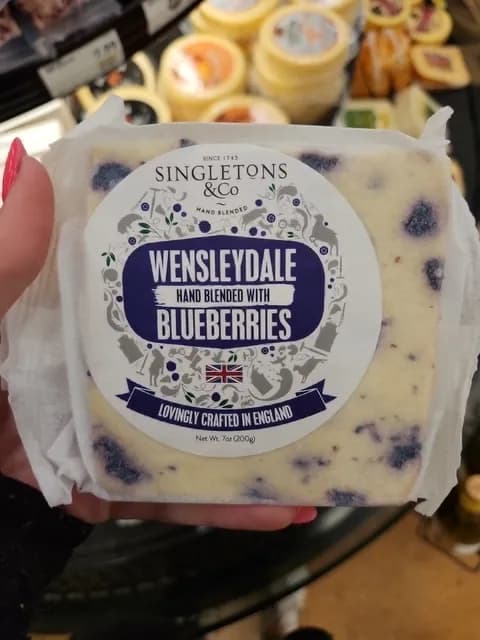 Singletons & Co Wensleydale Hand Blended With Blueberries