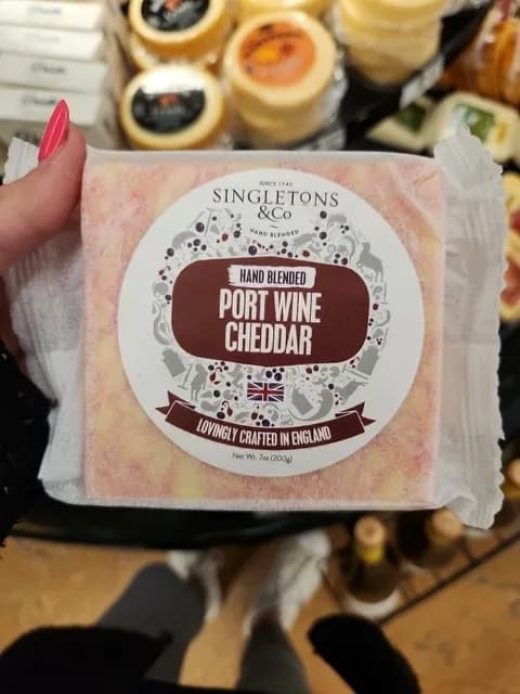 Singletons & Co Hand Blended Port Wine Cheddar