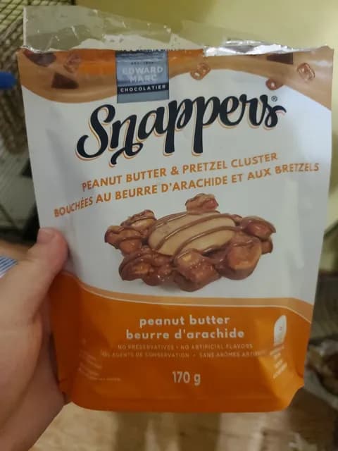 Edward Marc Chocolatier Snappers Peanut Butter & Pretzel Cluster