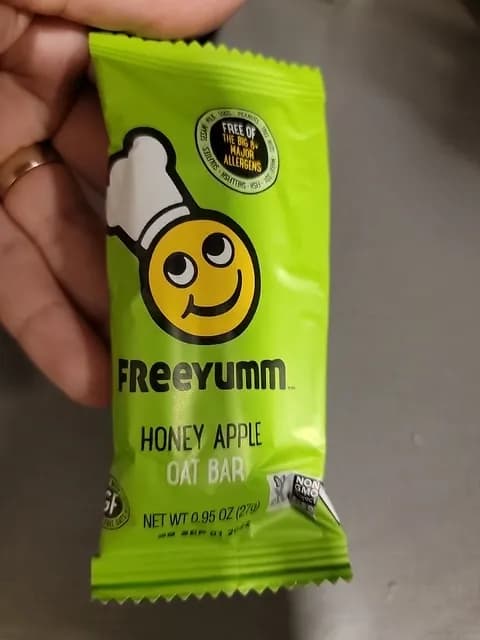 Freeyumm Honey Apple Oat Bar