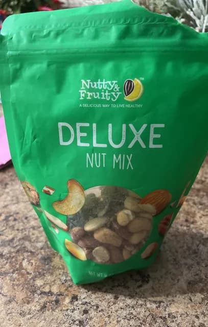 Nutty & Fruity Deluxe Nut Mix
