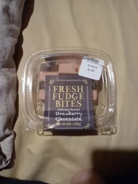 Fresh Fudge Bites Strawberry Chocolate