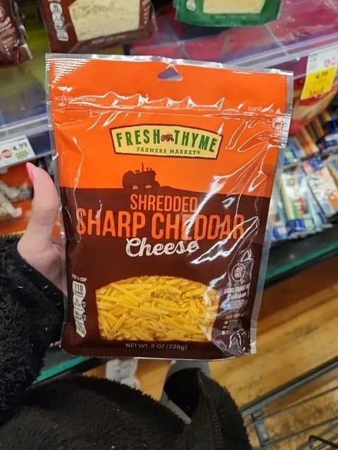 Fresh Thyme Farmers Market Shredded Sharp Cheddar Cheese