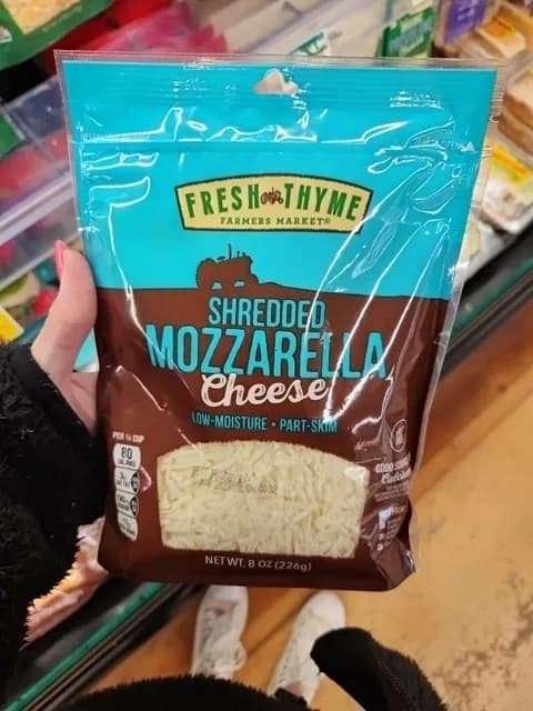 Fresh Thyme Farmers Market Shredded Low-Moisture Part-Skim Shredded Mozzarella Cheese