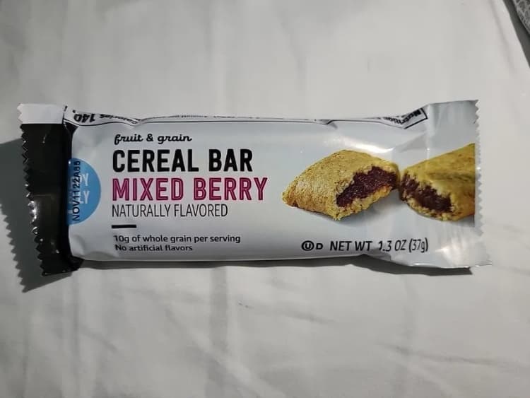 Happy Belly Fruit & Grain Mixed Berry Cereal Bar
