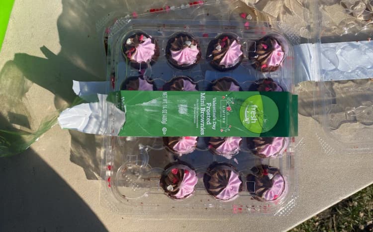 Fresh Valentine'S Day Frosted Mini Brownies
