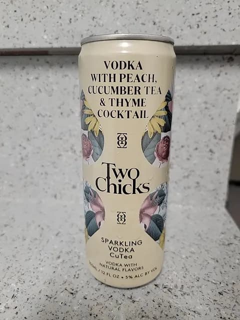 Two Chicks Sparkling Vodka Cutea