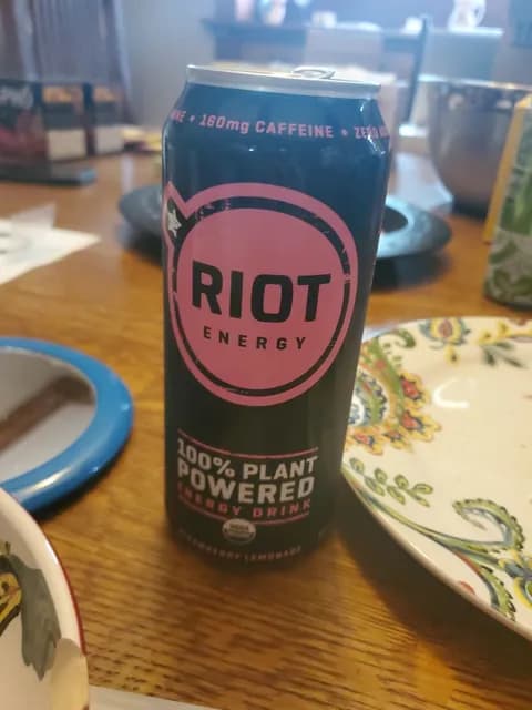 Riot Energy Strawberry Lemonade 100% Plant Powered Energy Drink