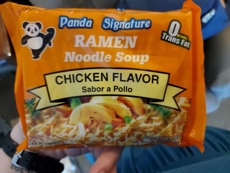 Panda Signature Chicken Flavor Ramen Noodle Soup
