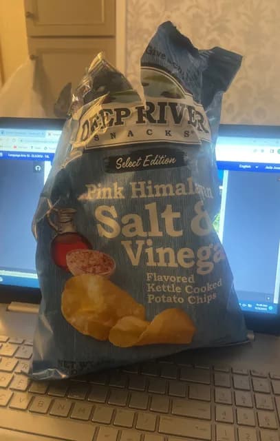 Deep River Snacks Select Edition Pink Himalayan Salt & Vinegar Flavored Kettle Cooked Potato Chips