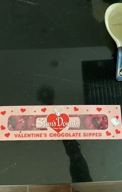 Stan'S Donuts Valentine'S Chocolate Dipped