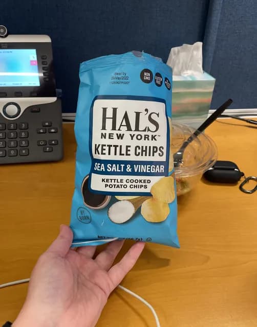 Hal'S New York Sea Salt & Vinegar Kettle Cooked Potato Chips