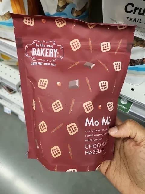 By The Way Bakery Mo Mix Chocolate Hazelnut Cereal Squares
