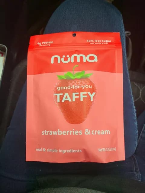 Numa Strawberries & Cream Taffy