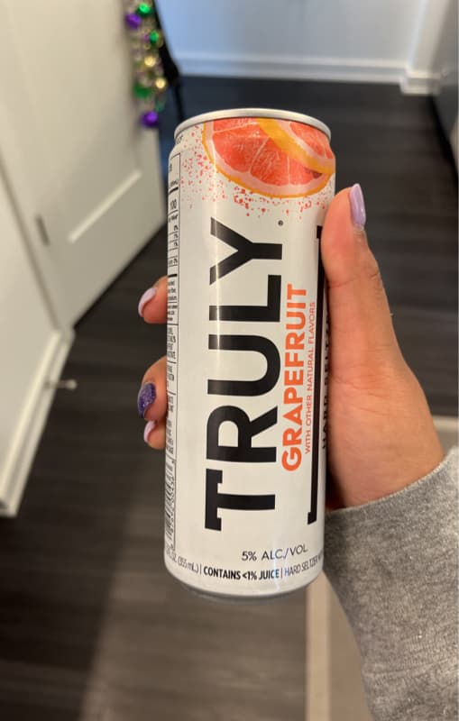 Truly Hard Seltzer Grapefruit