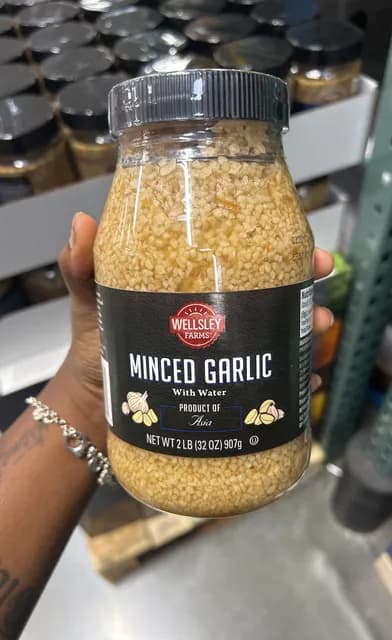 Wellsley Farms Minced Garlic With Water