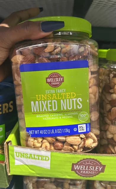 Wellsley Farms Extra Fancy Unsalted Mixed Nuts