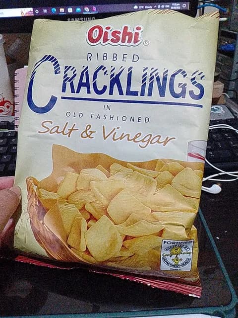 Oishi Ribbed Cracklings Salt & Vinegar